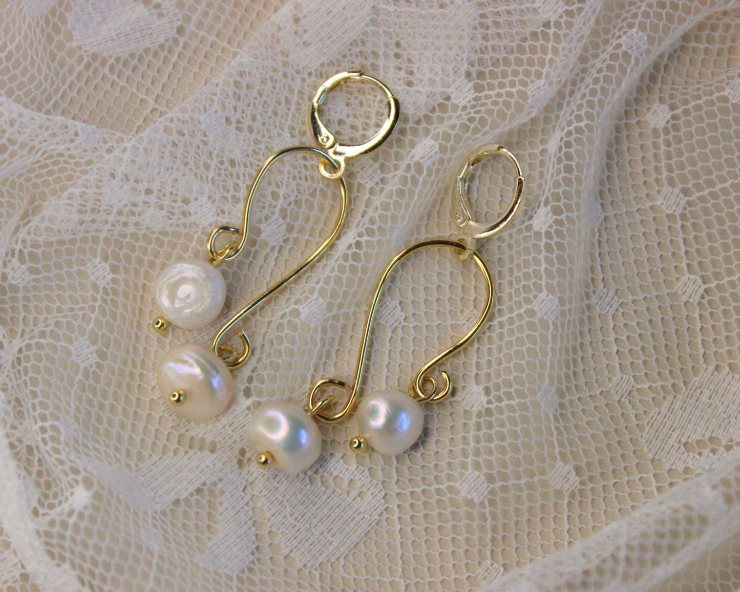 (E4) Handmade Freshwater Pearl Earrings w 14k Gold Plated Huggie Hoops