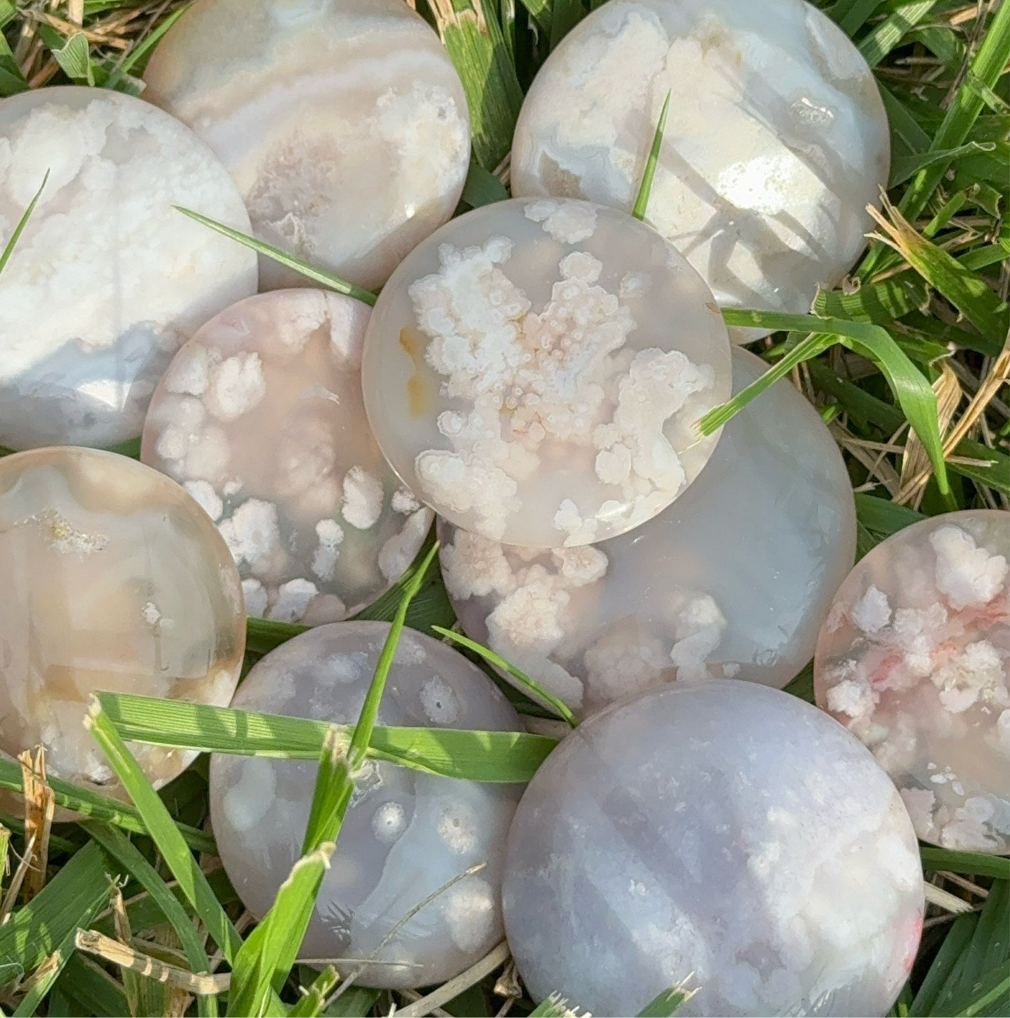 Flower Agate Round Palm Stone (powerful transformation) (J) 49g