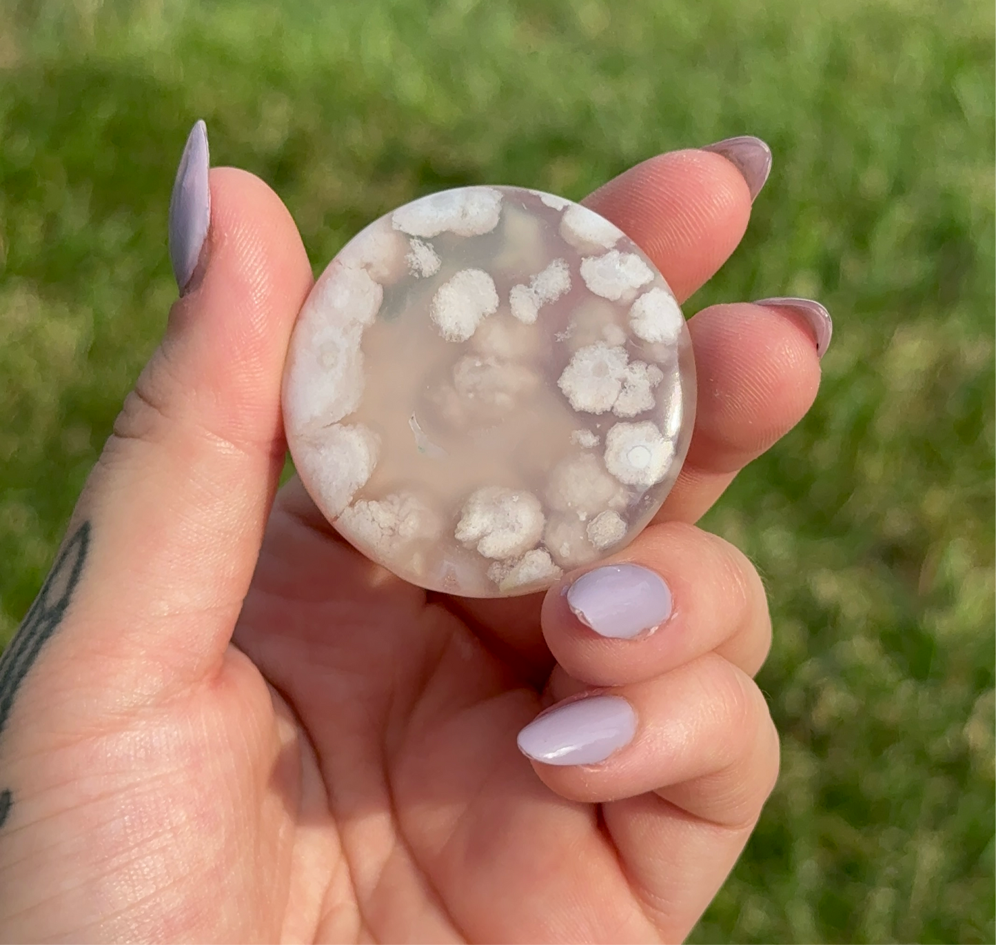 Flower Agate Round Palm Stone (powerful transformation) (H) 29g