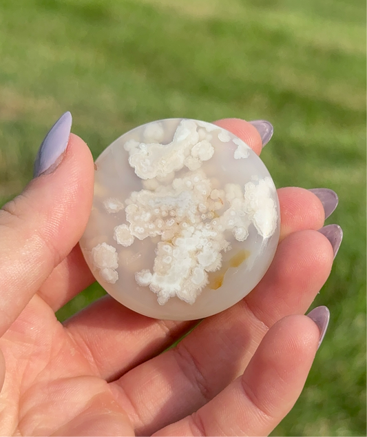 Flower Agate Round Palm Stone (powerful transformation) (B) 37g