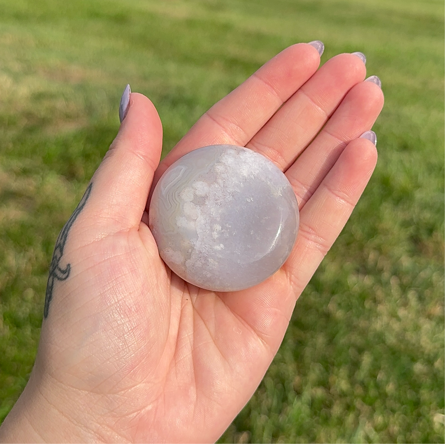 Flower Agate Round Palm Stone (powerful transformation) (E) 68g