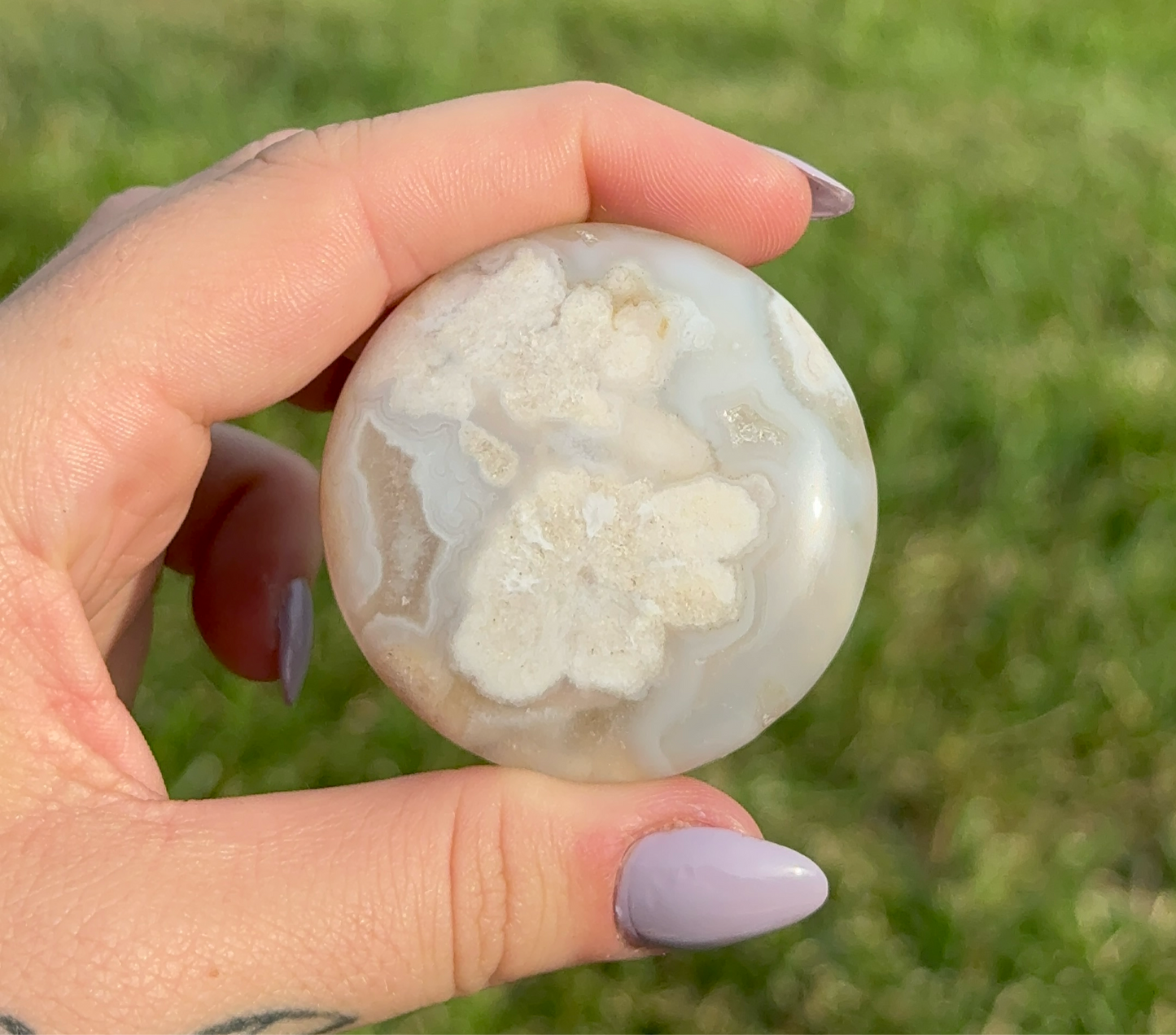 Flower Agate Round Palm Stone (powerful transformation) (J) 49g