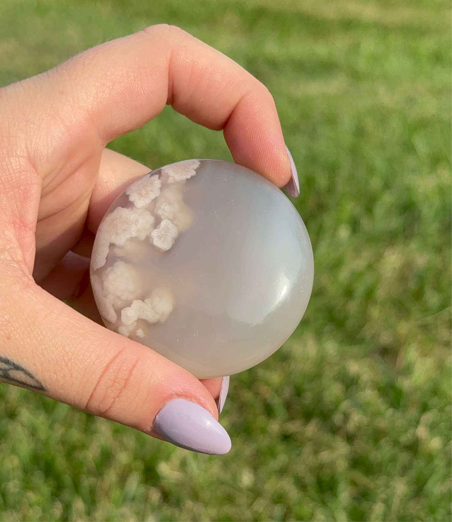 Flower Agate Round Palm Stone (powerful transformation) (C) 77g