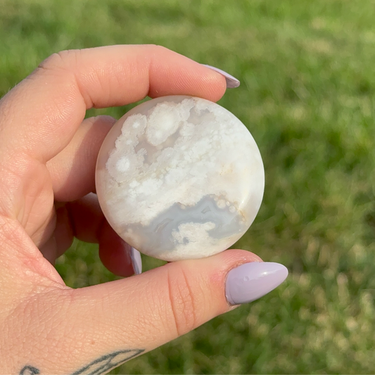 Flower Agate Round Palm Stone (powerful transformation) (F) 41g