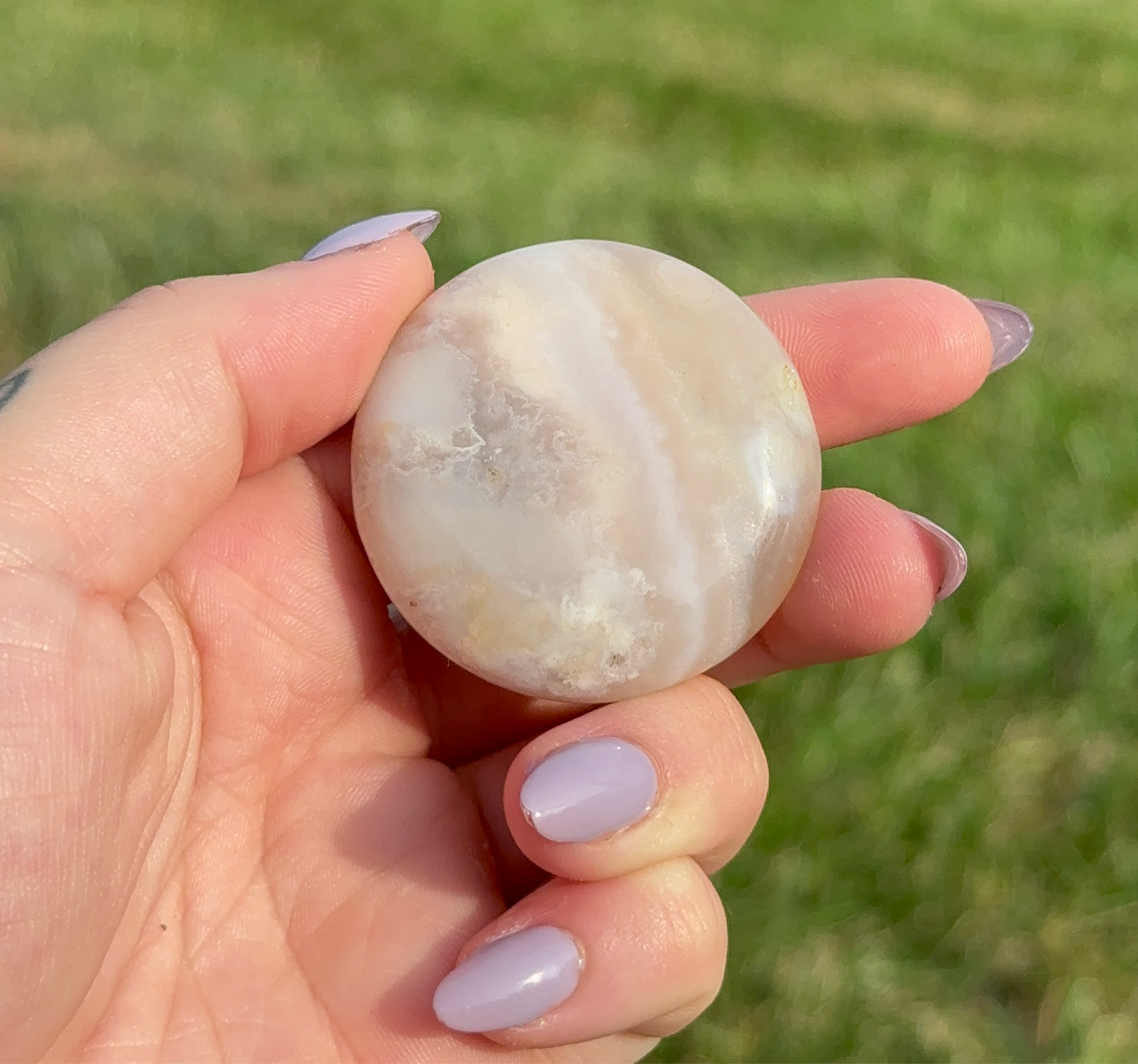 Flower Agate Round Palm Stone (powerful transformation) (I) 37g