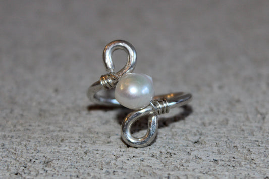 (A10) Handmade 925 Sterling Silver Ring w Freshwater Pearl (Size 7.5)